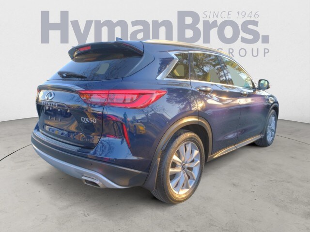 2021 Infiniti QX50 Essential AWD photo 3