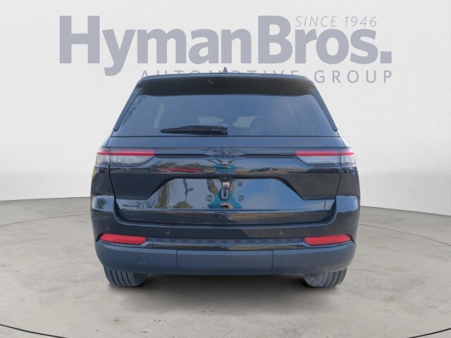 2023 Jeep Grand Cherokee Altitude photo 4