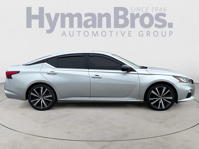 2020 Nissan Altima 2.5 SR photo 2