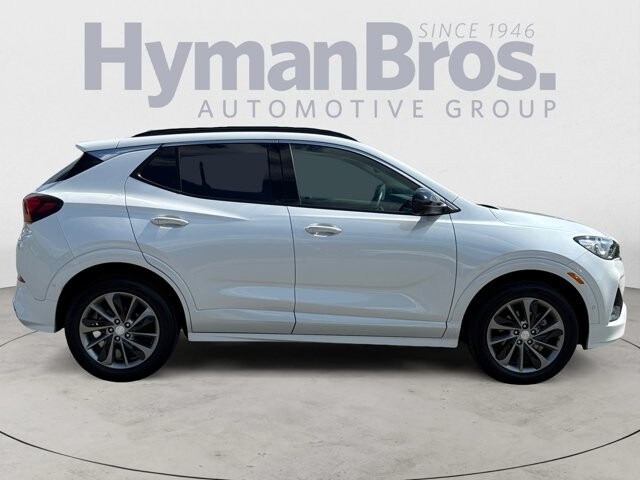 2022 Buick Encore GX Essence Sport Touring photo 2