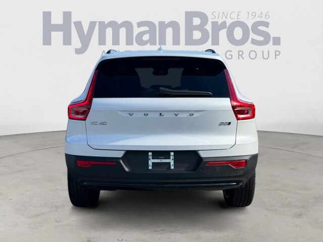 2025 Volvo XC40 AWD Plus photo 3