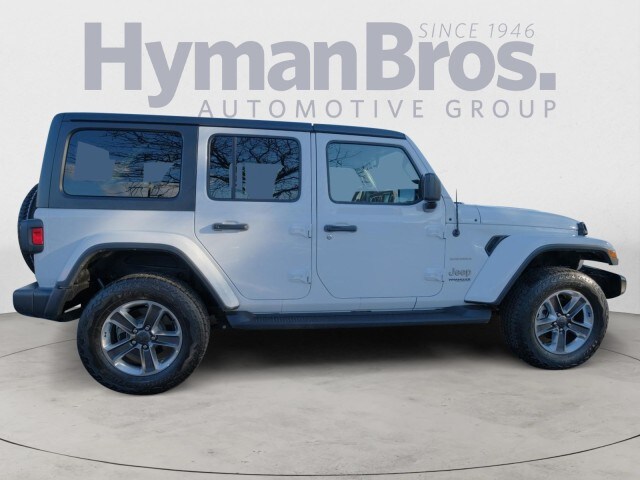2020 Jeep Wrangler Unlimited Sahara photo 2