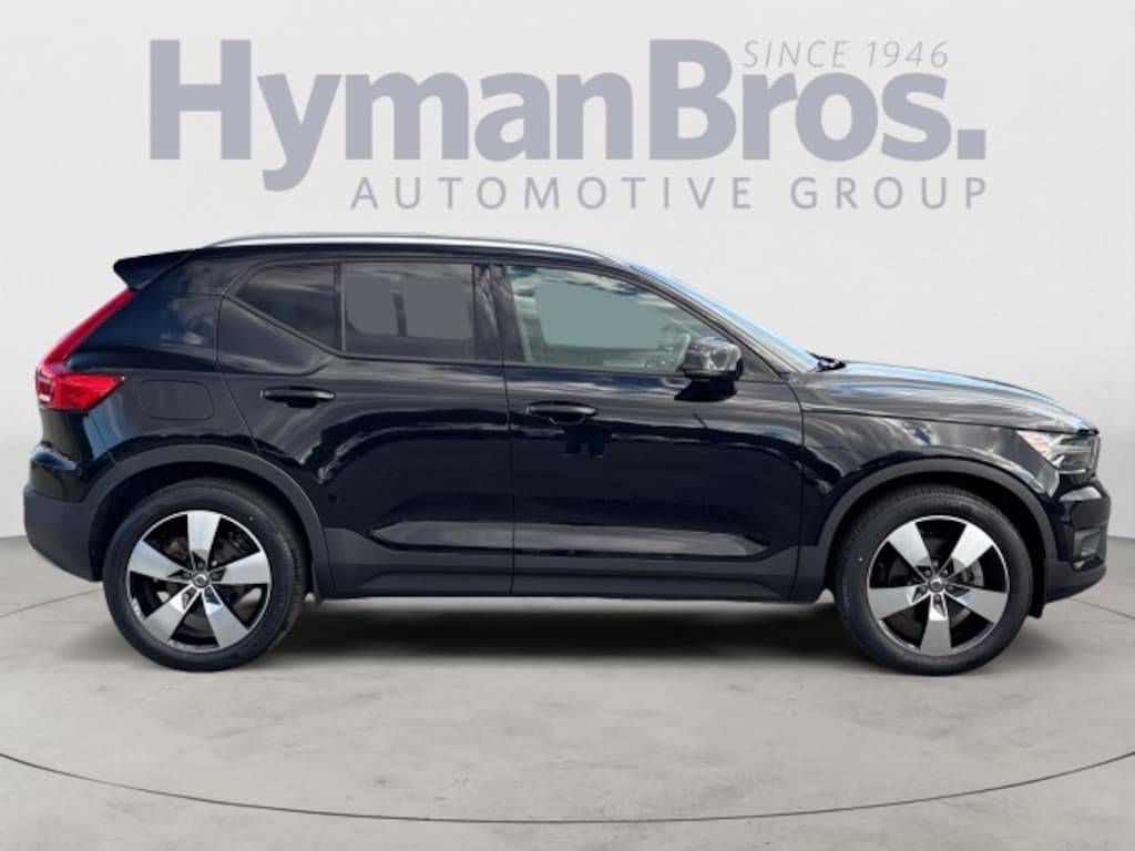 Used 2021 Volvo XC40 Momentum AWD Premium, Advanced, Pano SUV