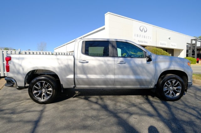 Used 2022 Chevrolet Silverado 1500 LT with VIN 3GCUDDED3NG552961 for sale in Midlothian, VA