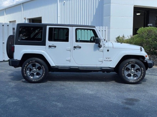 Used 2018 Jeep Wrangler JK Unlimited Sahara with VIN 1C4BJWEG7JL936504 for sale in Midlothian, VA