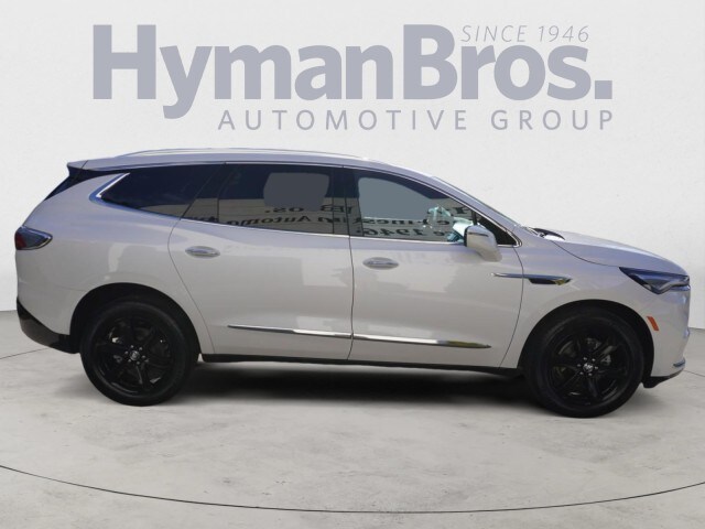 2023 Buick Enclave Essence Sport Touring photo 4