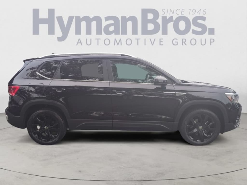 Used 2023 Volkswagen Taos SE Pano Roof, Black Wheel Package SUV