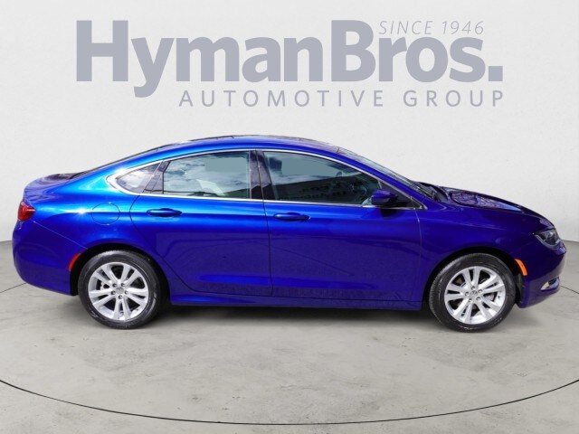 2016 Chrysler 200 Limited photo 4