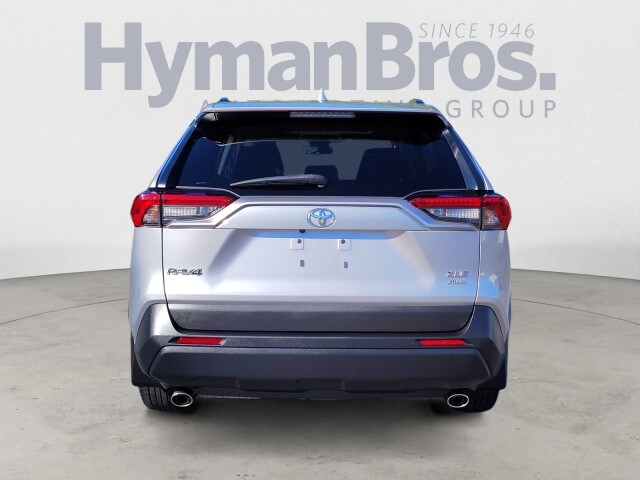 2024 Toyota RAV4 XLE photo 3