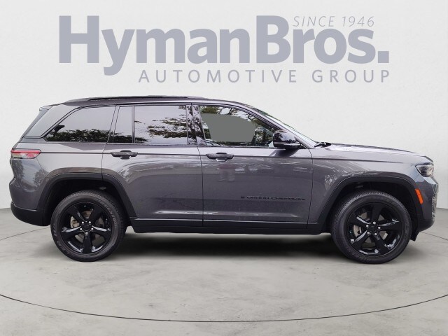 2023 Jeep Grand Cherokee Altitude photo 2