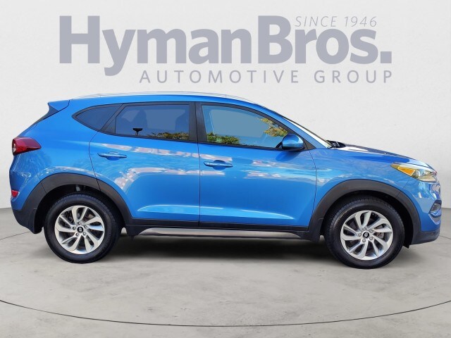 2016 Hyundai Tucson SE photo 2