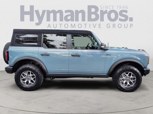 2022 Ford Bronco Badlands photo 2
