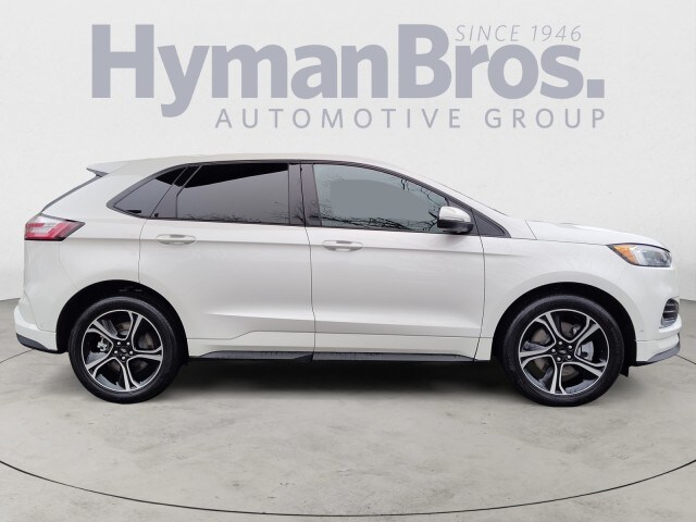 2023 Ford Edge ST photo 2