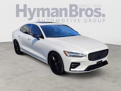 2024 Volvo S60 B5 AWD Hybrid Plus Black Edition Sedan