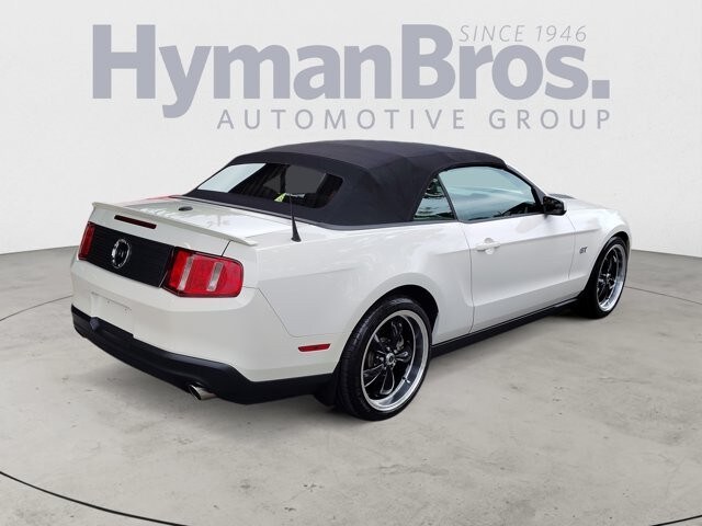 2010 Ford Mustang GT Premium Convertible photo 3