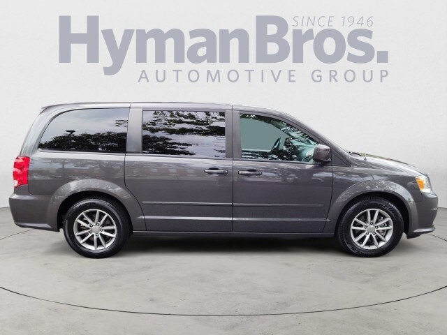 2016 Dodge Grand Caravan SE Plus photo 2