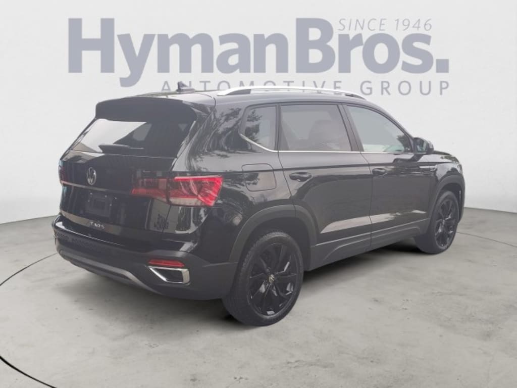 Used 2023 Volkswagen Taos SE Pano Roof, Black Wheel Package SUV