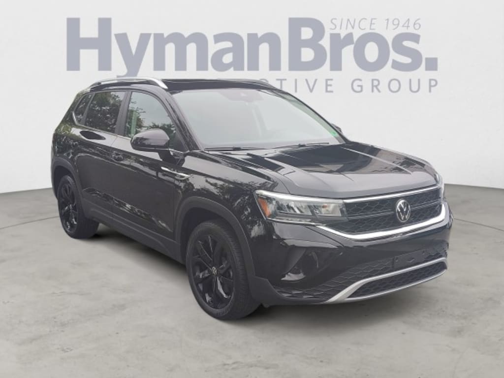 Used 2023 Volkswagen Taos SE Pano Roof, Black Wheel Package SUV