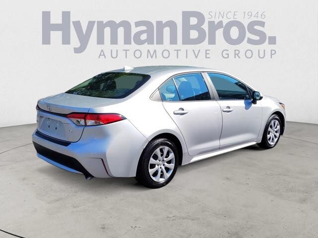 2021 Toyota Corolla LE photo 3