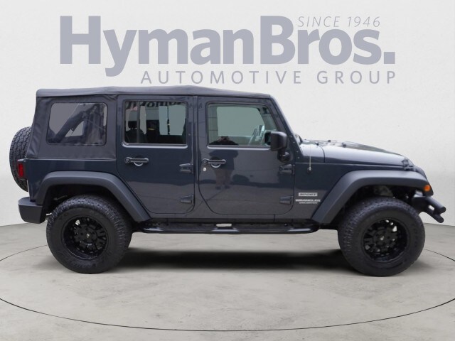 2017 Jeep Wrangler Unlimited Sport photo 4