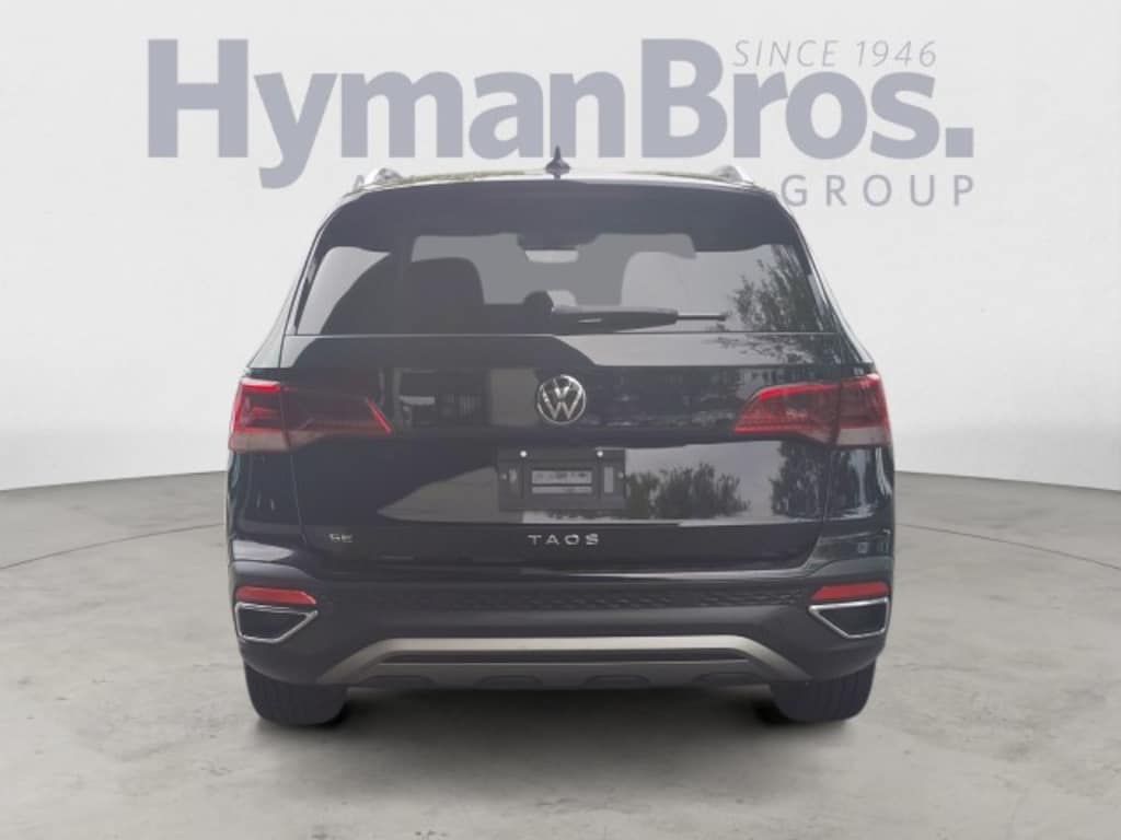 Used 2023 Volkswagen Taos SE Pano Roof, Black Wheel Package SUV