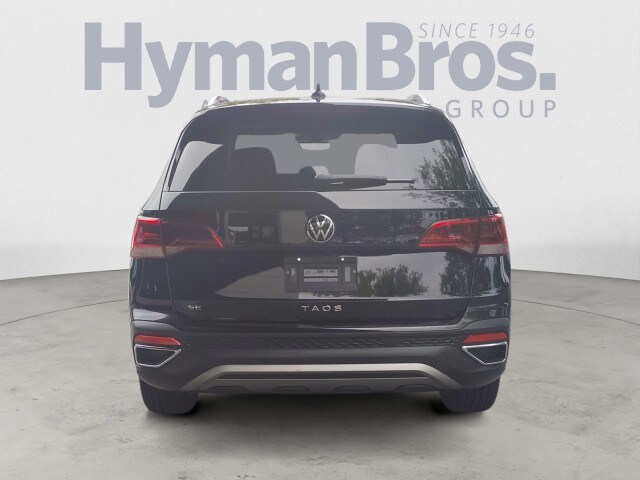 2023 Volkswagen Taos SE photo 3