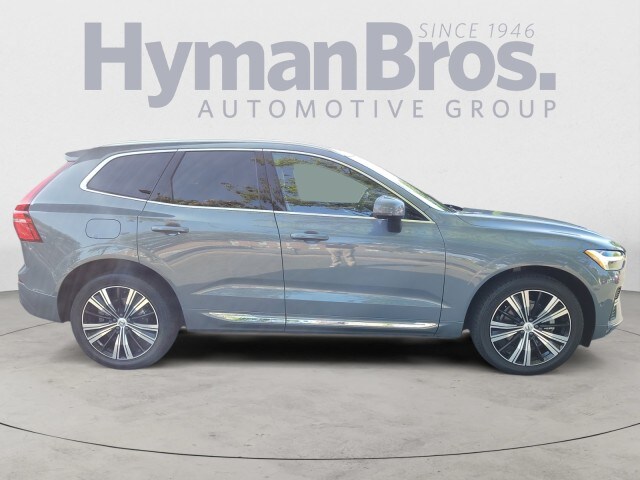 2023 Volvo XC60 Plus photo 2