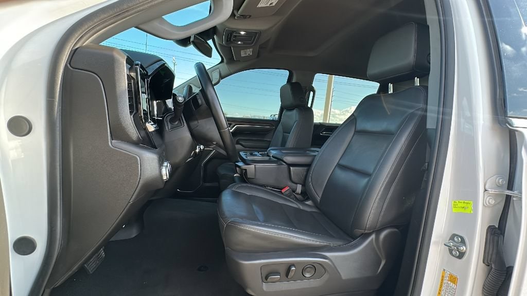 Used 2025 GMC Sierra 1500 SLT 2WD Crew Cab 147 SLT