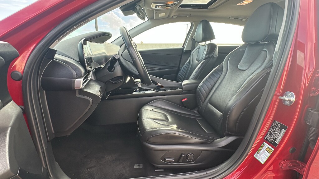 Used 2025 Hyundai Elantra Limited Limited IVT