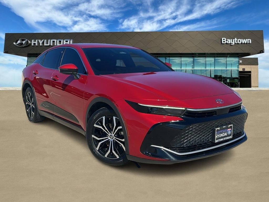 2023 Toyota Crown XLE's photo