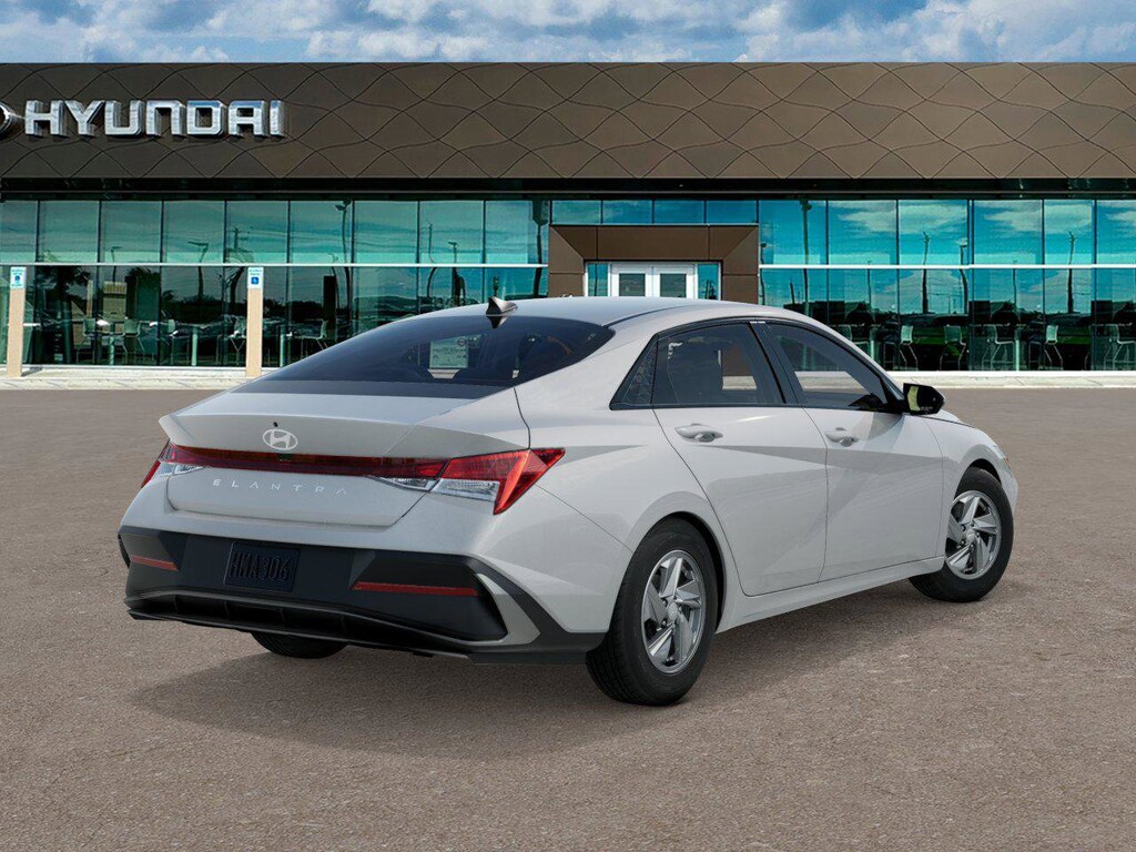 New 2026 Hyundai Elantra SE Sedan