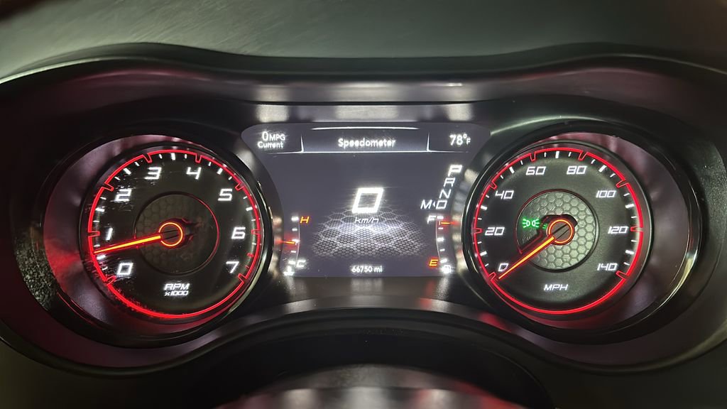 2019 Dodge Charger SXT photo 2