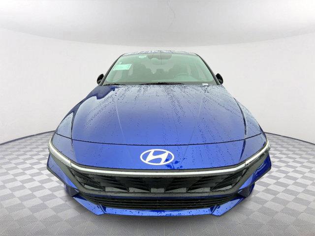 2025 Hyundai Elantra SEL Sport photo 2