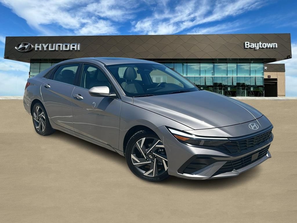 2025 Hyundai Elantra Limited IVT 