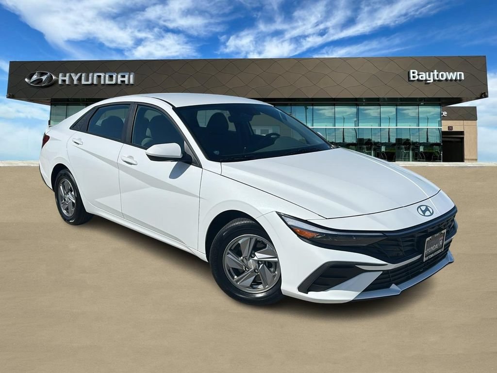 2024 Hyundai Elantra SE IVT 