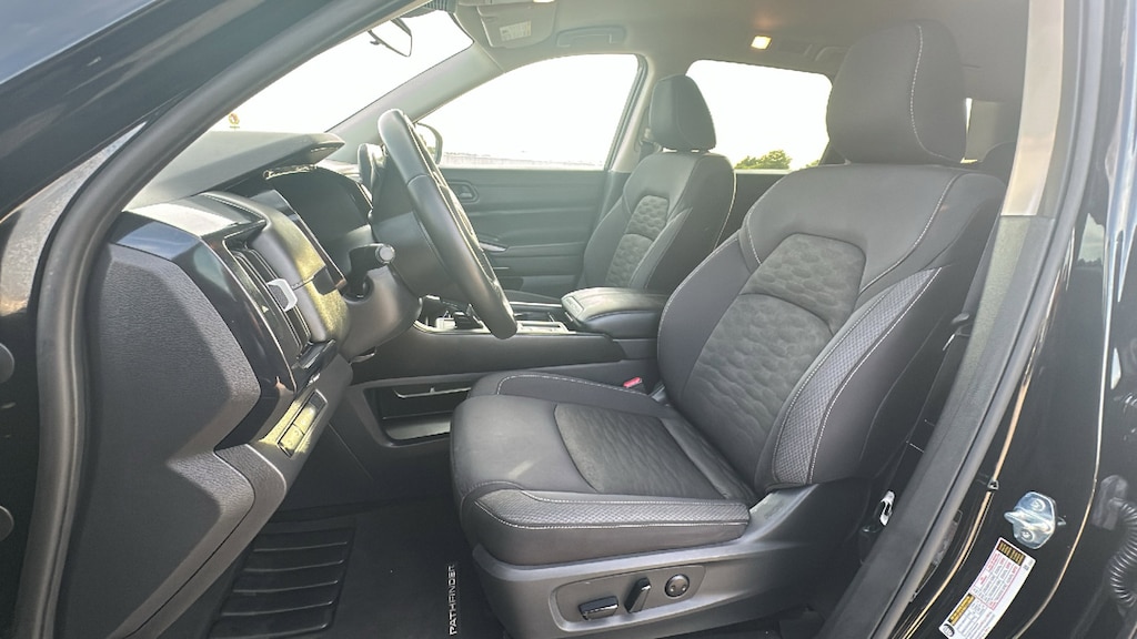 Used 2025 Nissan Pathfinder SV SV 2WD