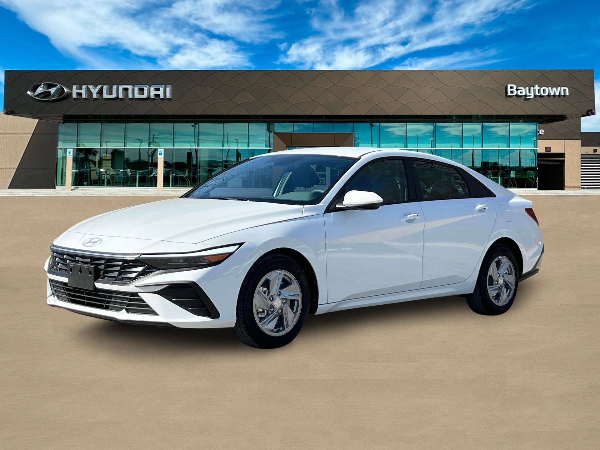 2025 Hyundai Elantra SE photo 2