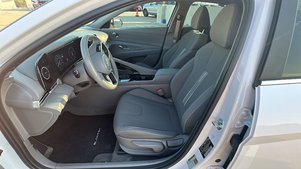 Certified 2025 Hyundai Elantra SEL Convenience SEL Convenience IVT