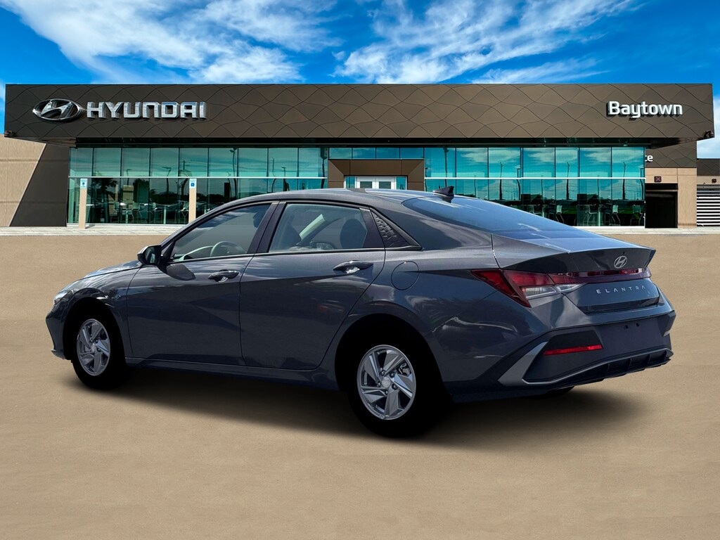 New 2026 Hyundai Elantra SE Sedan