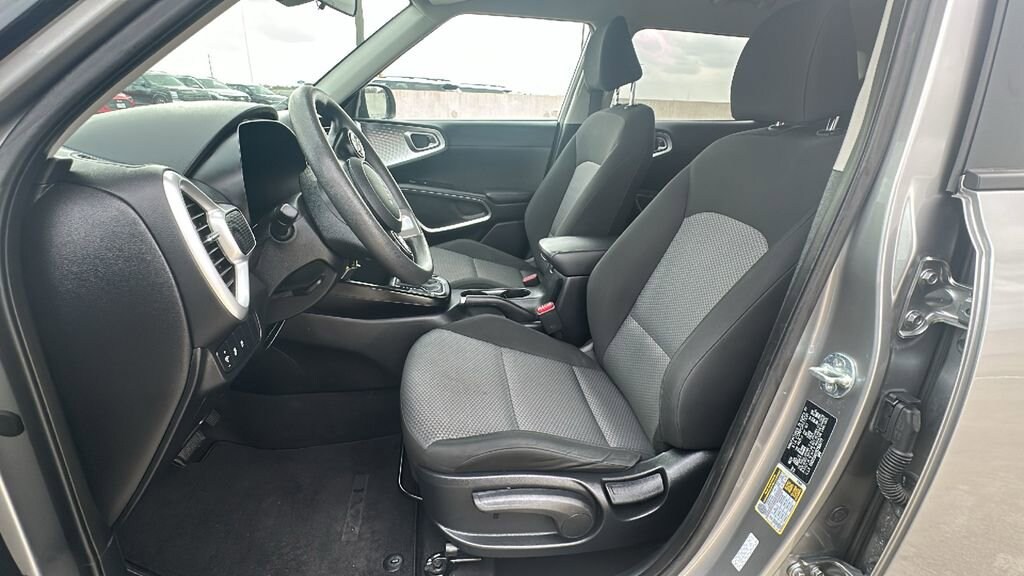 Used 2025 Kia Soul LX LX FWD