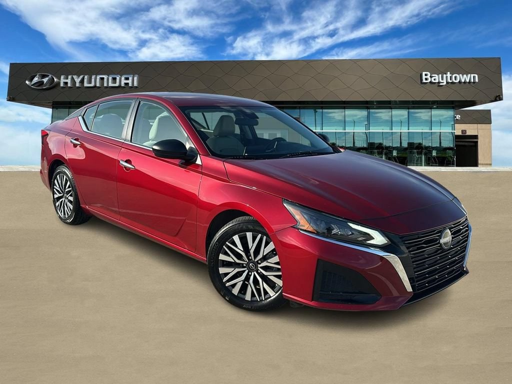 Used 2025 Nissan Altima SV SV FWD