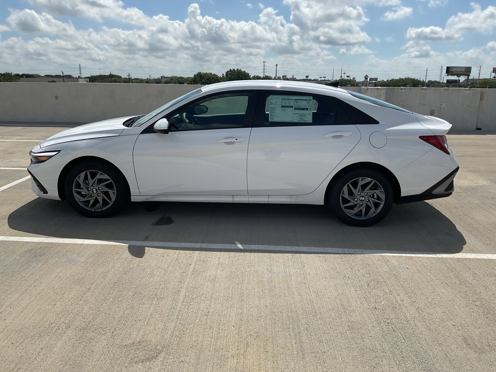 Used 2024 Hyundai Elantra Blue with VIN KMHLM4DJ1RU094984 for sale in Baytown, TX