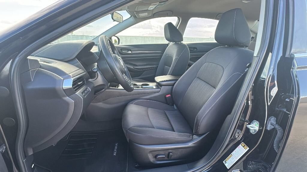 Used 2025 Nissan Altima SV SV FWD