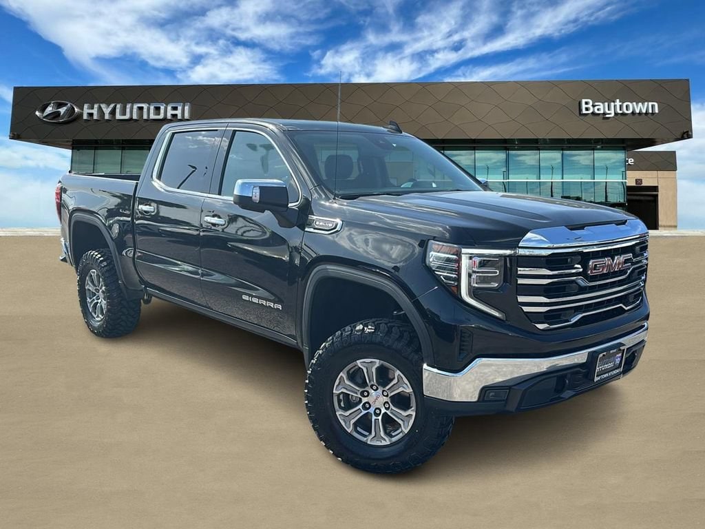 Used 2025 GMC Sierra 1500 SLT 2WD Crew Cab 147 SLT