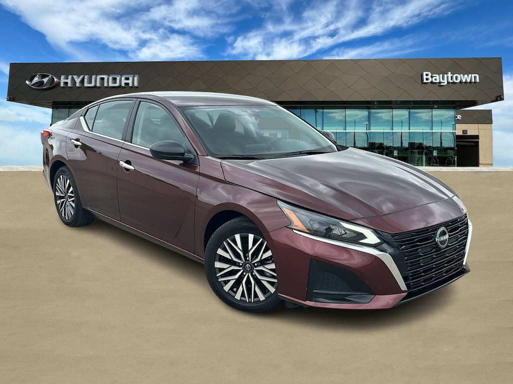 Used 2025 Nissan Altima SV SV FWD