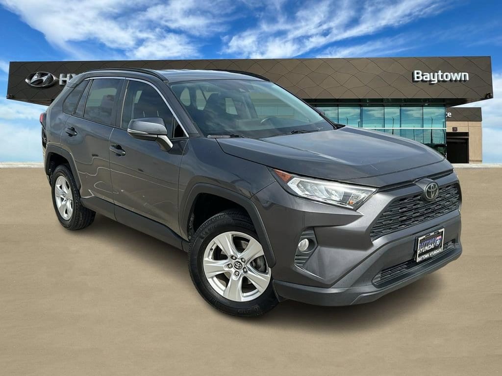 Used 2020 Toyota RAV4 XLE XLE FWD