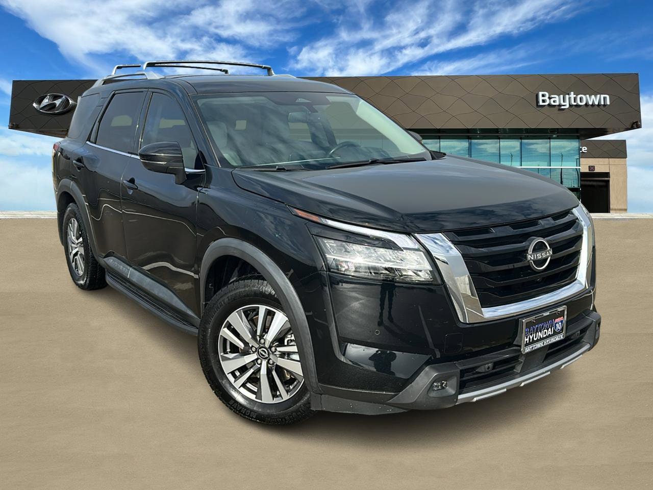2022 Nissan Pathfinder SL's photo