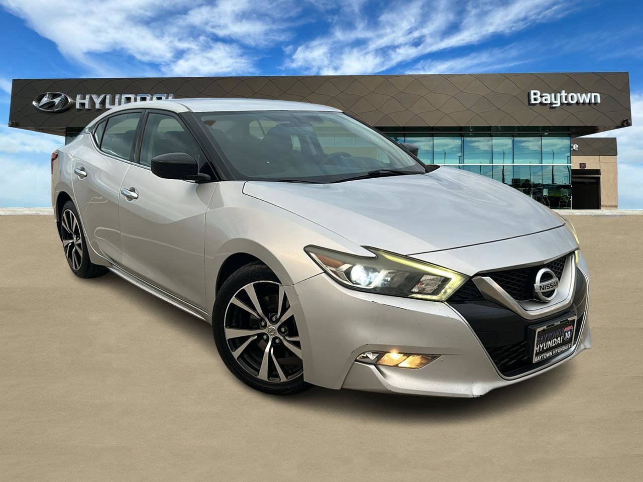2017 Nissan Maxima S's photo