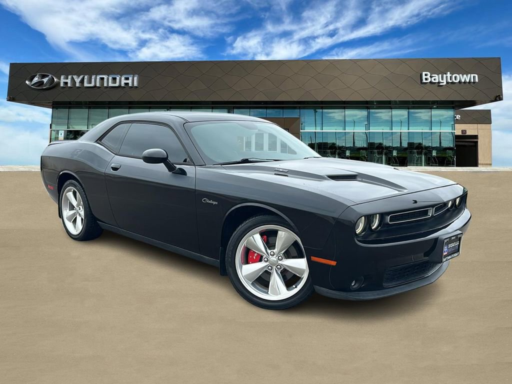 2015 Dodge Challenger R/T Plus's photo