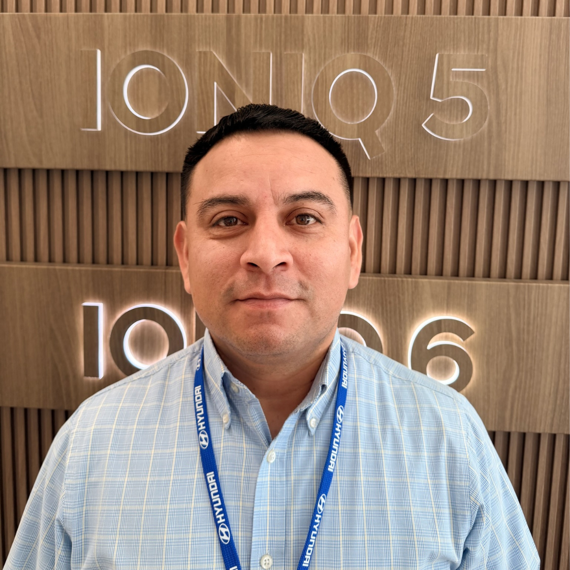 Staff member Armando De Los Santos from ID_7d27325a760e